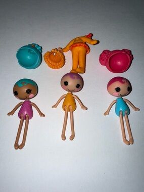 Lalaloopsy Minis Style 'N' Swap 3” Three dolls-
Includes what’s pictured